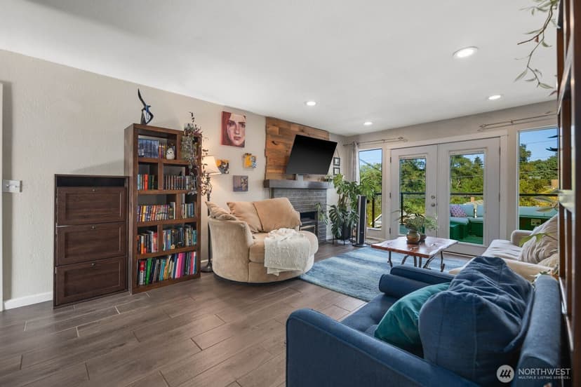 Property photo for 4131 21st Avenue SW, Seattle photo 5