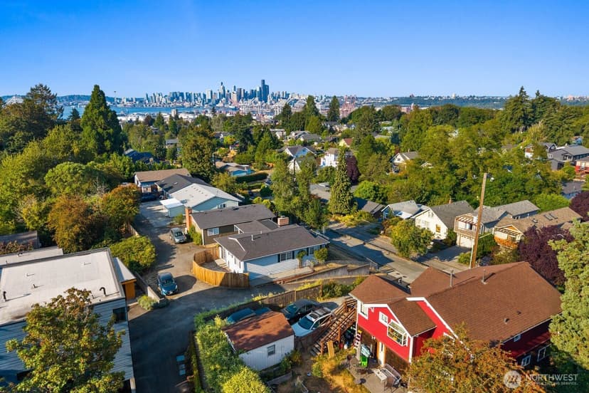 Property photo for 4131 21st Avenue SW, Seattle photo 32