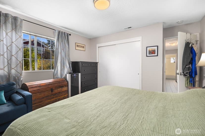 Property photo for 4131 21st Avenue SW, Seattle photo 13