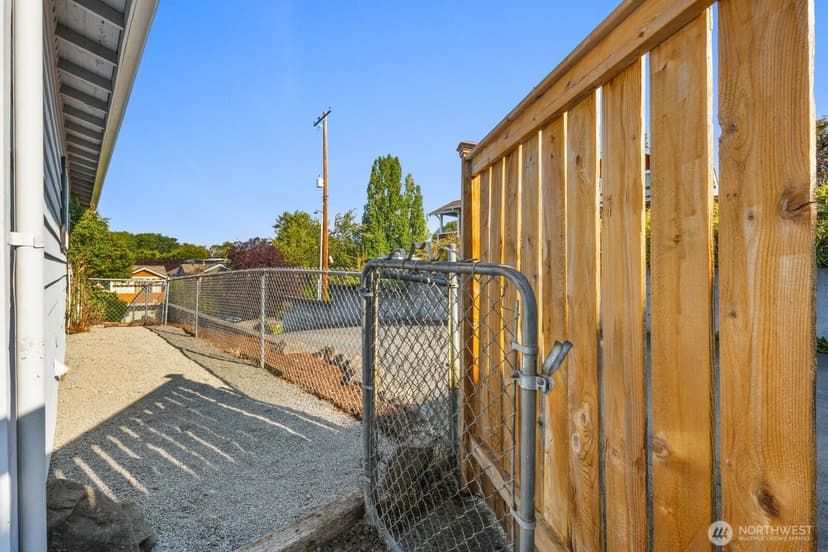 Property photo for 4131 21st Avenue SW, Seattle photo 30