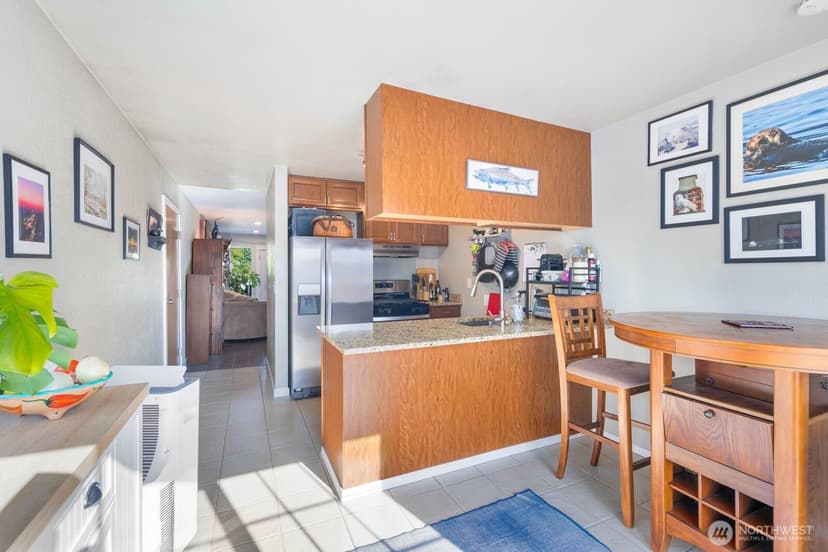 Property photo for 4131 21st Avenue SW, Seattle photo 8