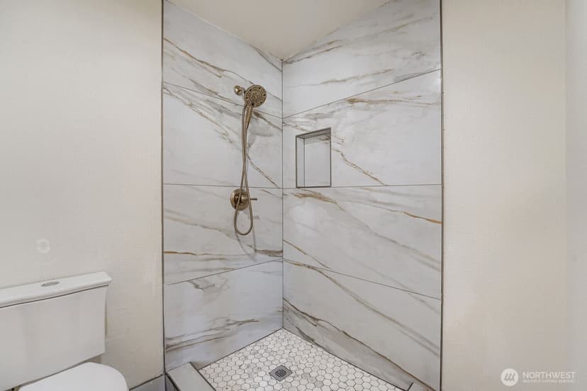 Property photo for 8626 Onyx Drive SW #D, Lakewood photo 16