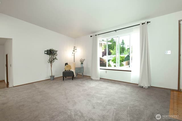 Property photo for 10610 4th Drive SE, Everett photo 4