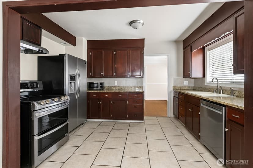 Property photo for 1319 196th Place SE, Bothell photo 13