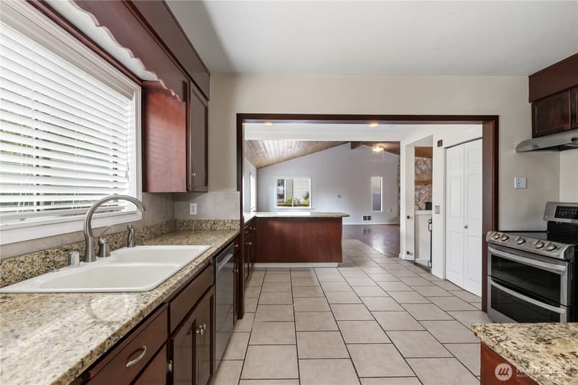 Property photo for 1319 196th Place SE, Bothell photo 14
