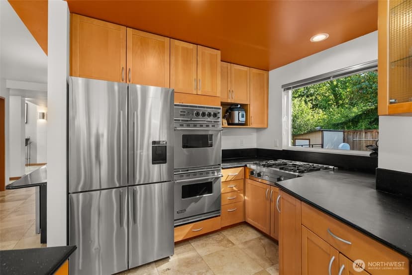Property photo for 1933 Norma Road NE, Tacoma photo 9