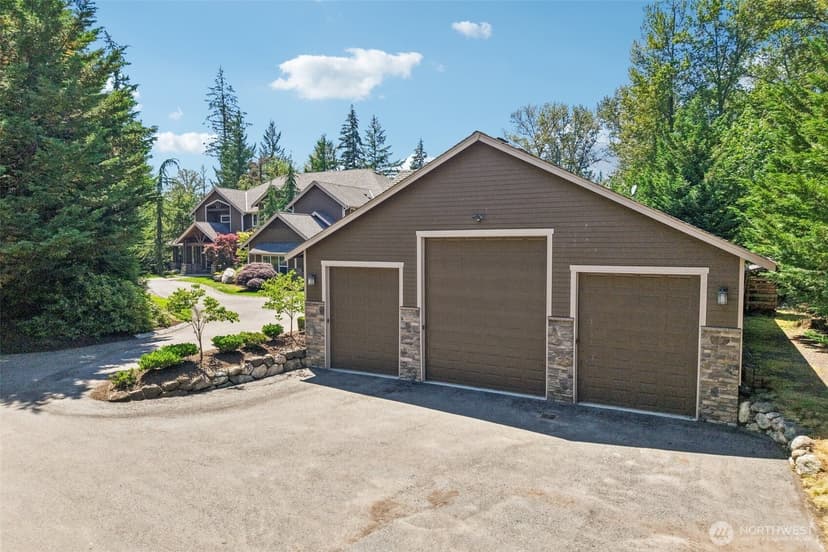 Property photo for 8015 228th Avenue NE, Redmond photo 36