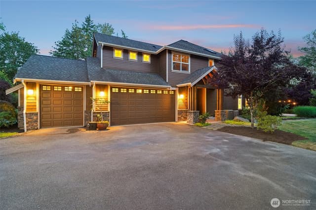 Property photo for 8015 228th Avenue NE, Redmond photo 4
