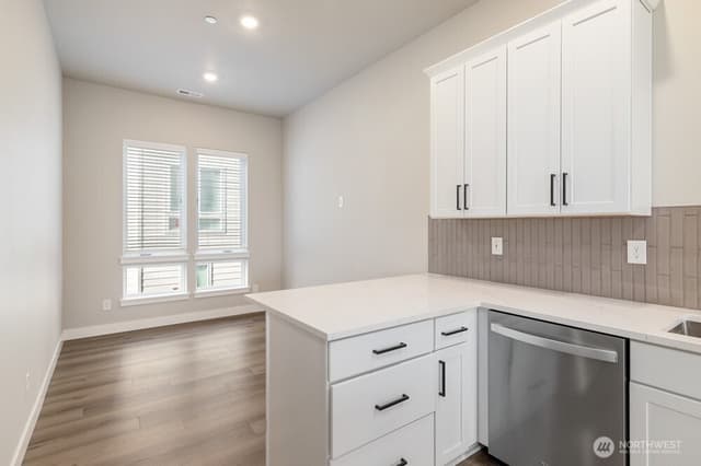 Property photo for 6611 S 128th Street, Seattle photo 3