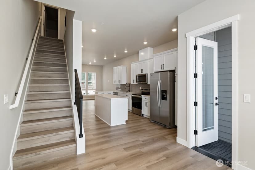 Property photo for 6611 S 128th Street, Seattle photo 13