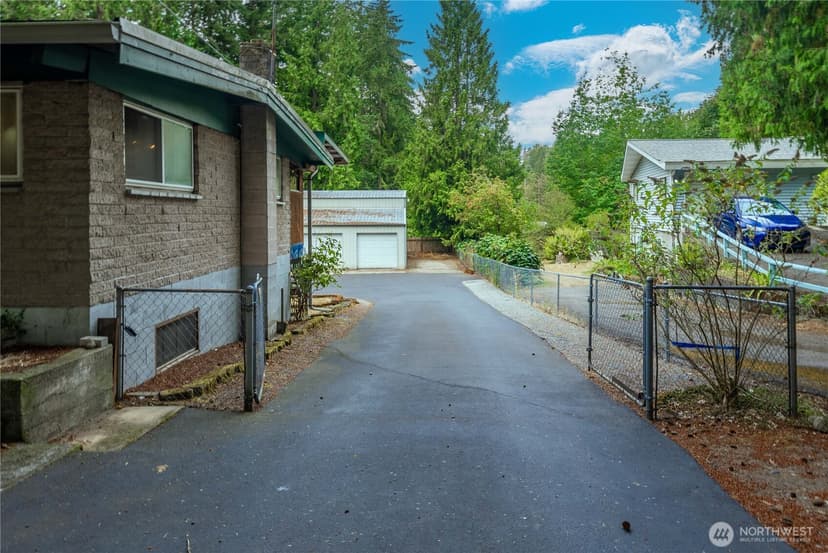 Property photo for 32425 46th Place S, Auburn photo 5