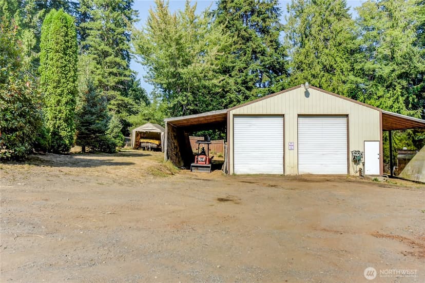 Property photo for 6533 12th Avenue NW, Tulalip photo 3