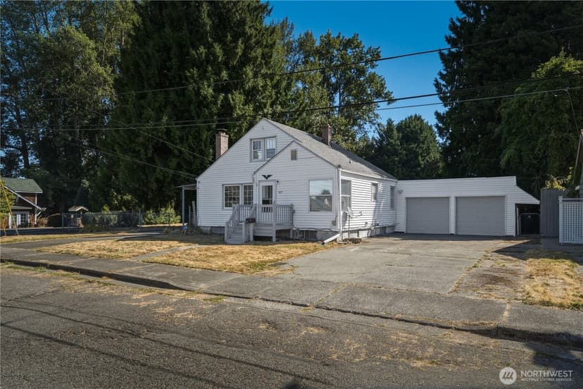 Property photo for 825 8th St NW, Puyallup photo 2