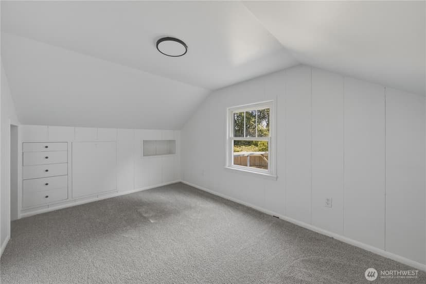 Property photo for 825 8th St NW, Puyallup photo 19