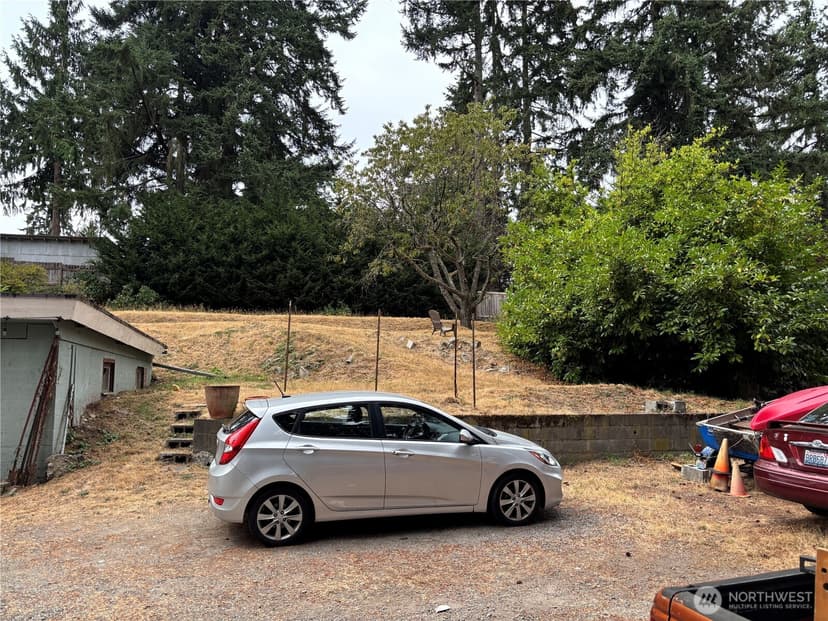 Property photo for 15739 Densmore Avenue N, Shoreline photo 8