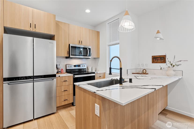 Property photo for 4540 40th Avenue SW, Seattle photo 11