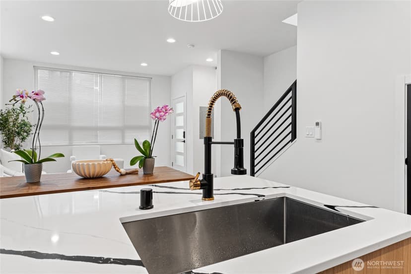 Property photo for 4540 40th Avenue SW, Seattle photo 14