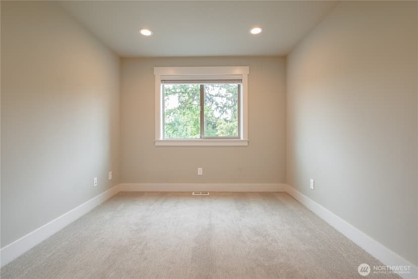 Property photo for 18507 71st Avenue NE, Kenmore photo 23