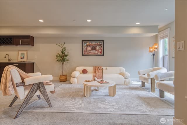 Property photo for 18507 71st Avenue NE, Kenmore photo 2