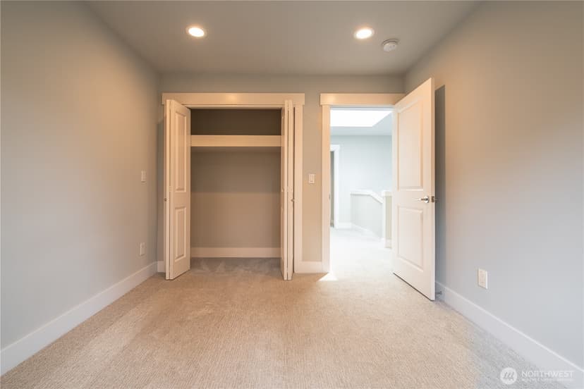 Property photo for 18507 71st Avenue NE, Kenmore photo 22