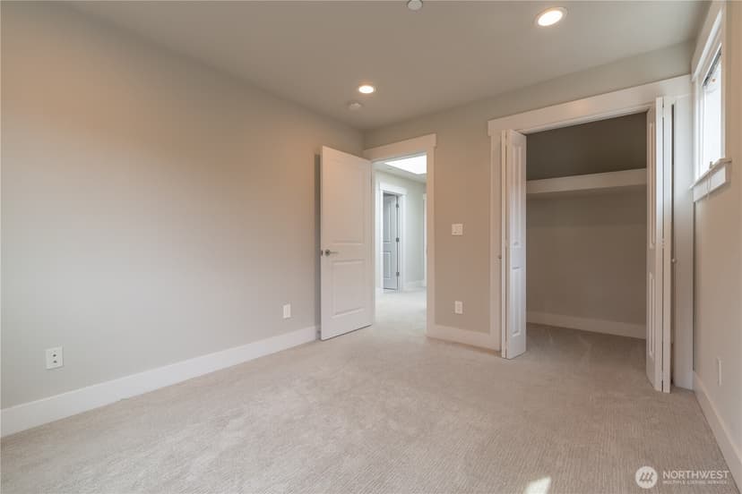 Property photo for 18507 71st Avenue NE, Kenmore photo 24