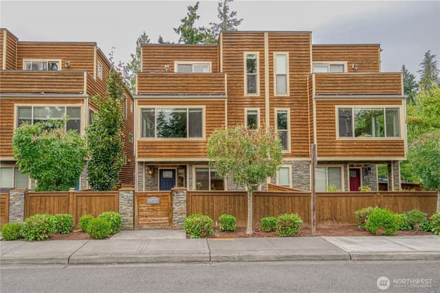 Property photo for 18507 71st Avenue NE, Kenmore