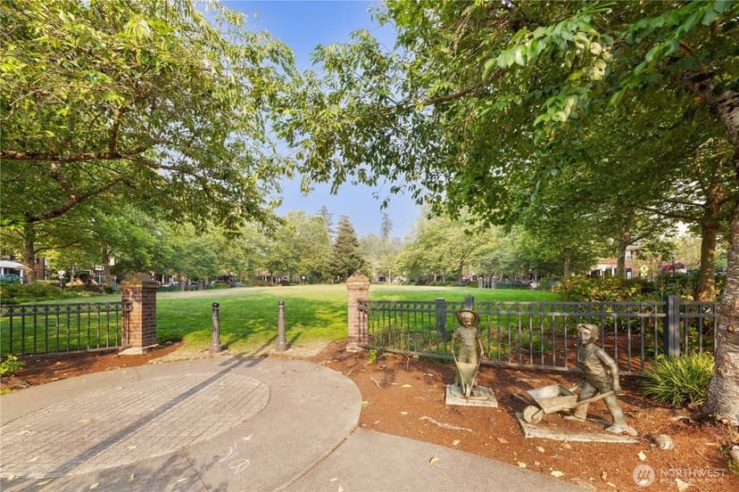 Property photo for 1787 26th Walk NE, Issaquah photo 27