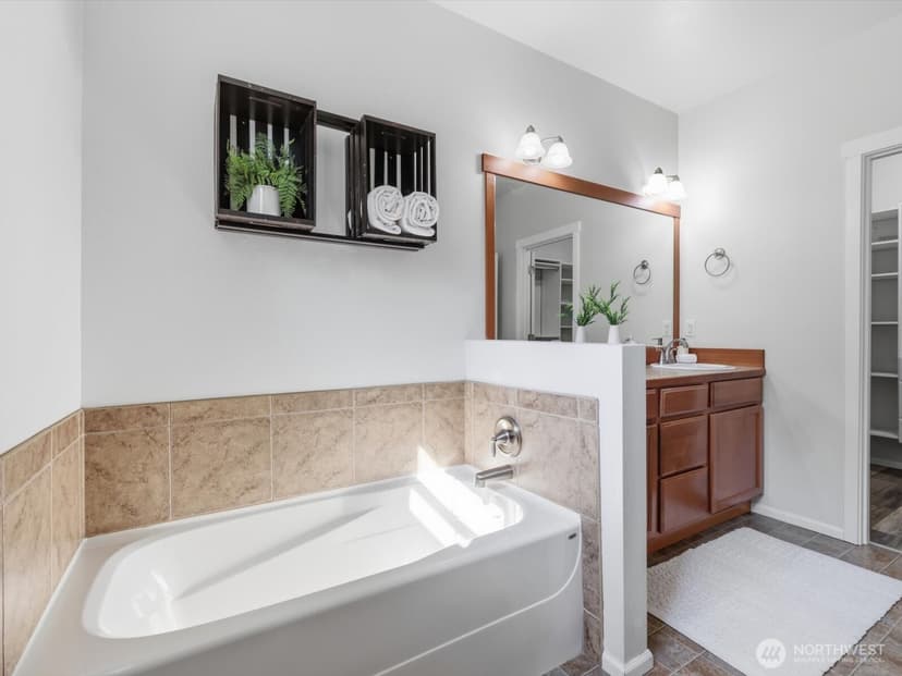 Property photo for 17218 84th Avenue NE, Arlington photo 18