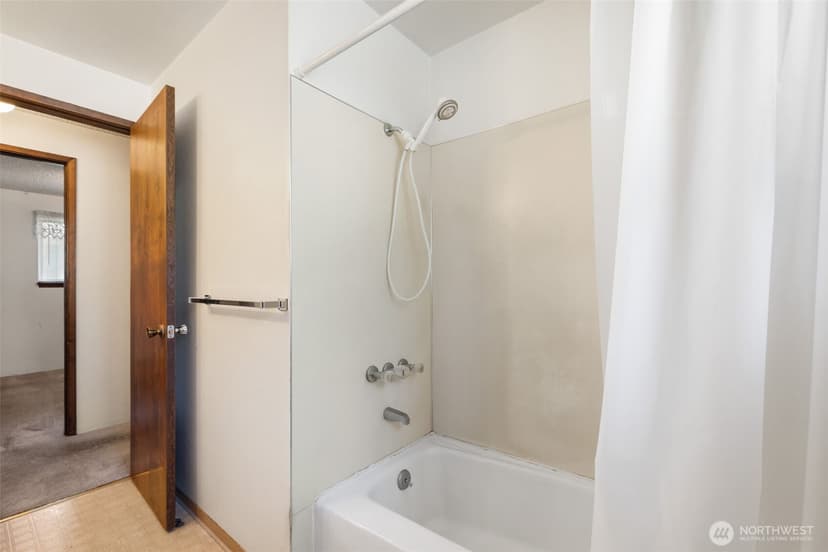 Property photo for 2374 S Flower Avenue, Port Orchard photo 16