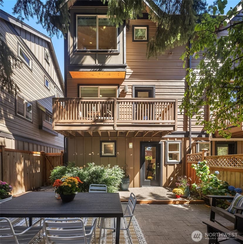 Property photo for 9613 Roosevelt Way NE #B, Seattle