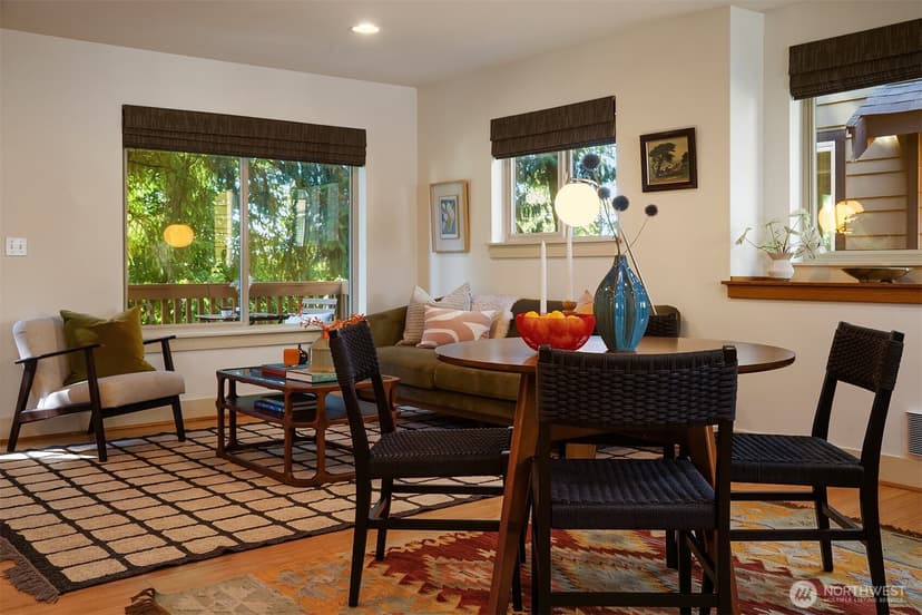 Property photo for 9613 Roosevelt Way NE #B, Seattle photo 8