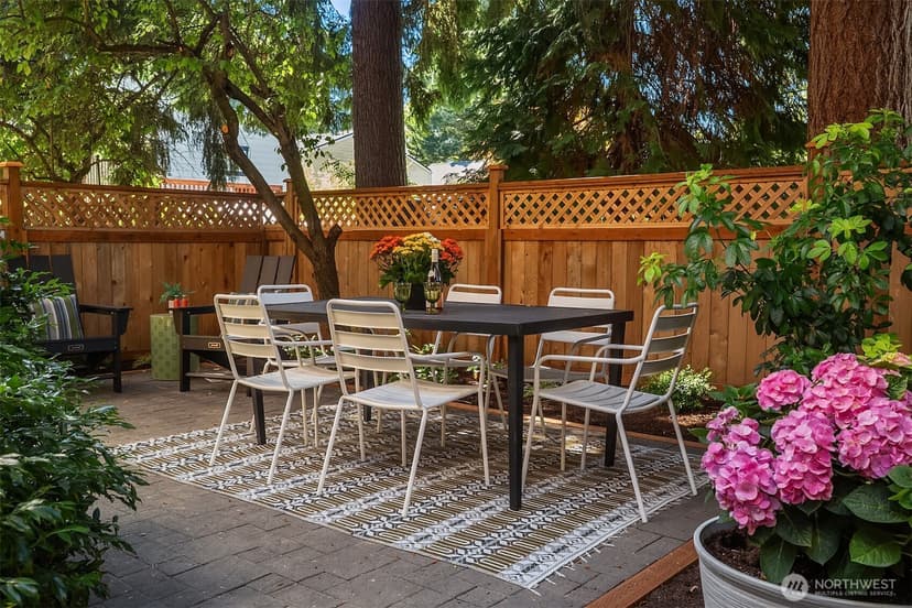 Property photo for 9613 Roosevelt Way NE #B, Seattle photo 28