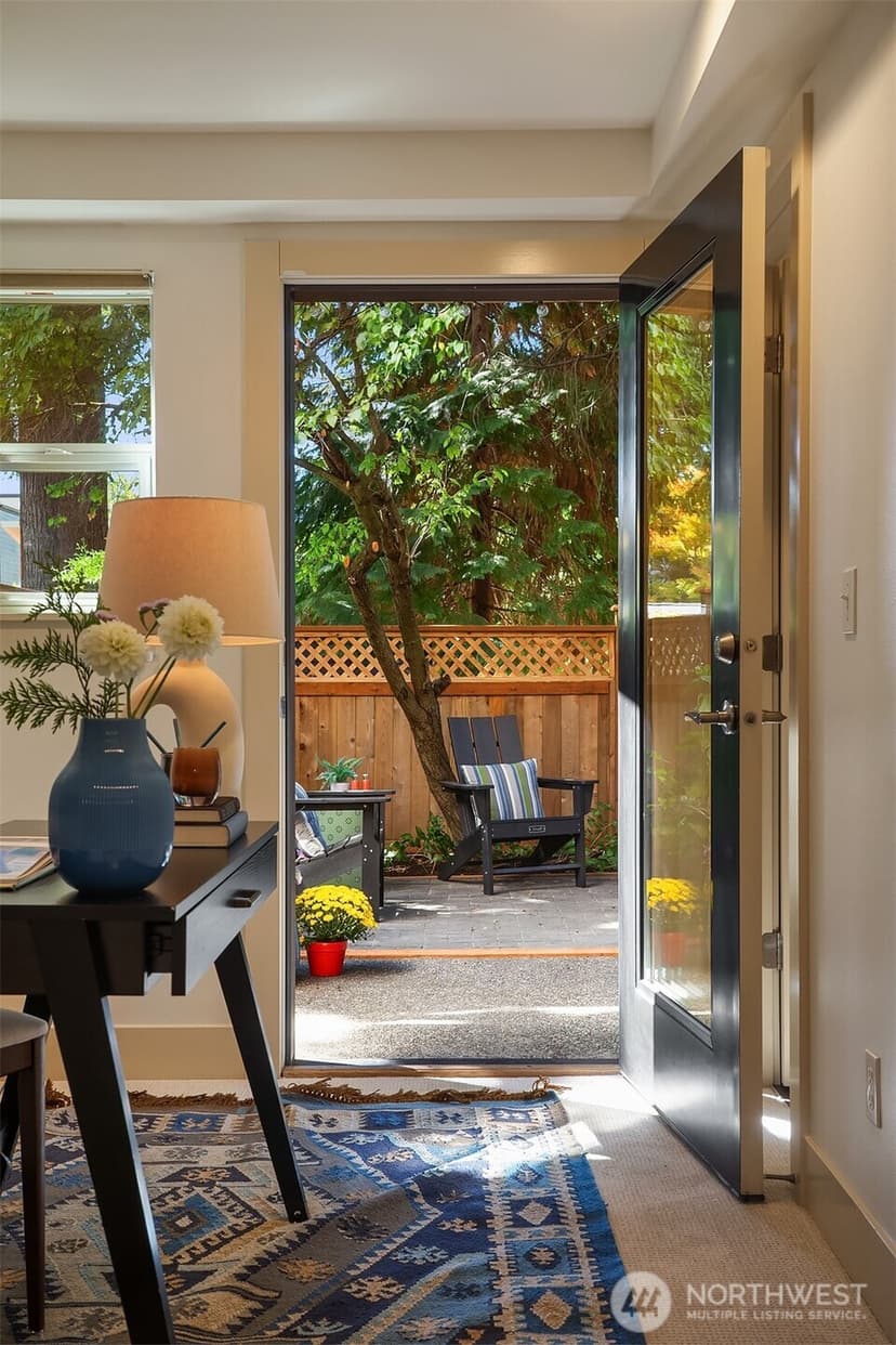 Property photo for 9613 Roosevelt Way NE #B, Seattle photo 23
