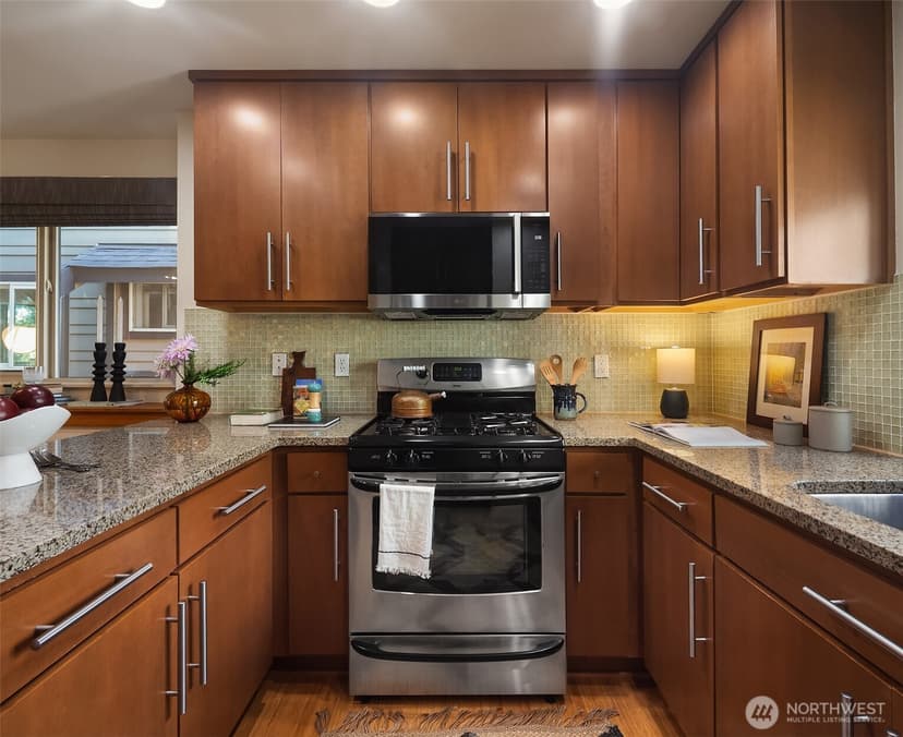 Property photo for 9613 Roosevelt Way NE #B, Seattle photo 13