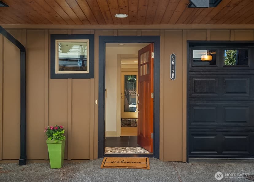 Property photo for 9613 Roosevelt Way NE #B, Seattle photo 32