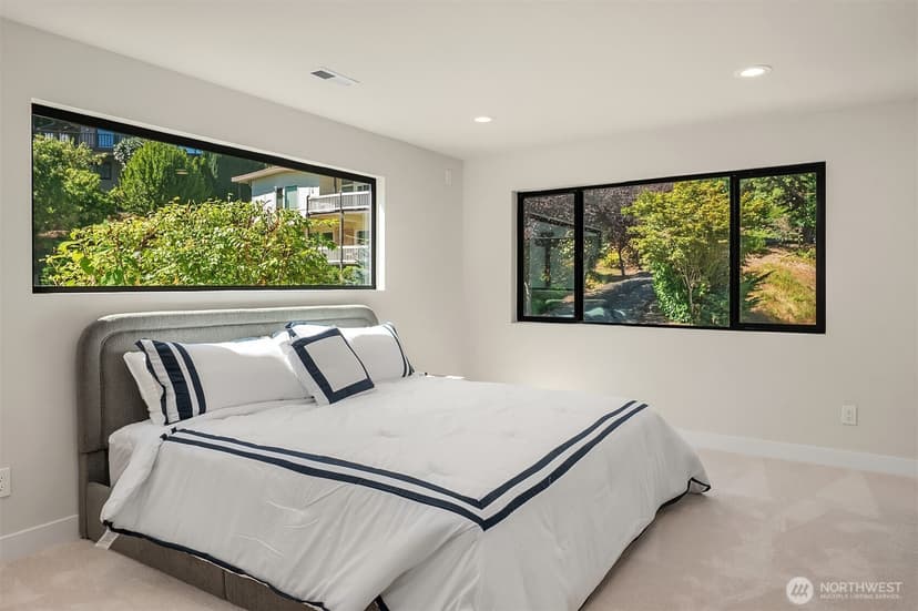 Property photo for 8340 Avalon Drive, Mercer Island photo 27
