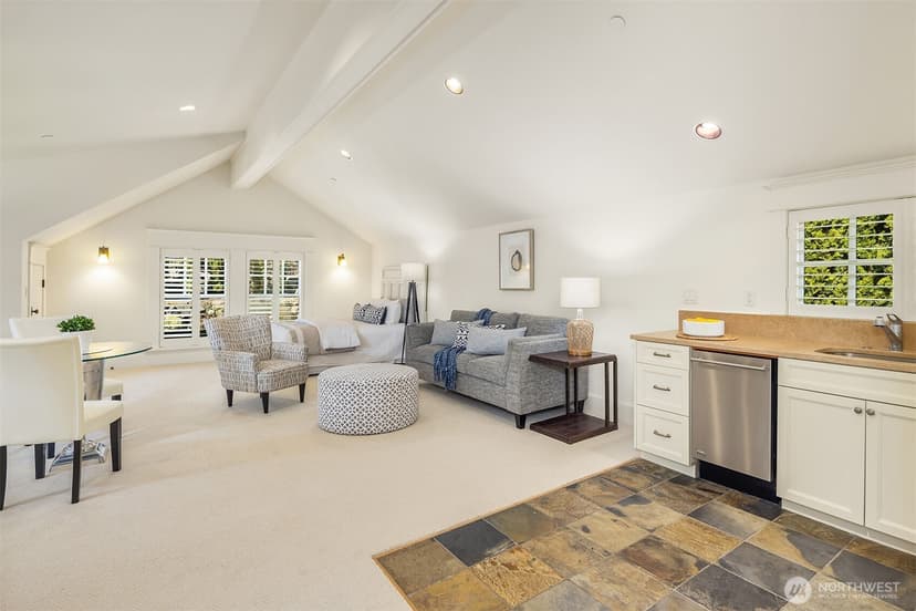 Property photo for 4102 100th Avenue SE, Mercer Island photo 25