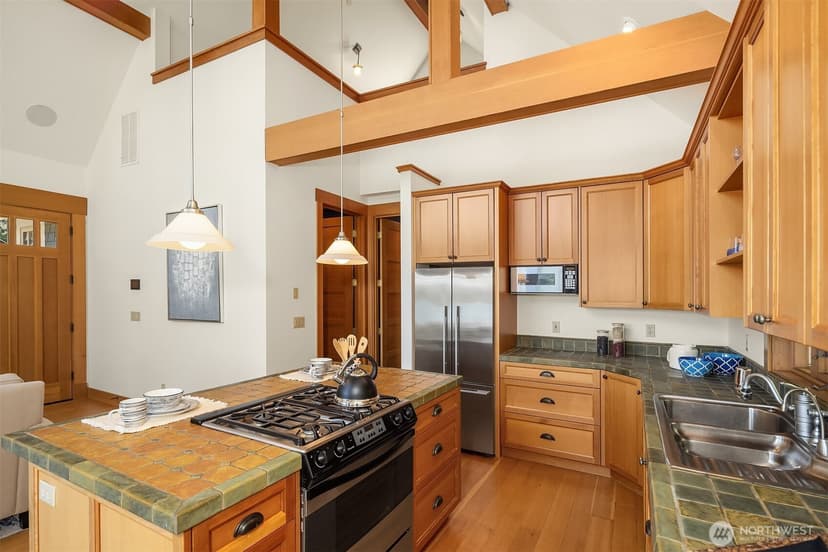Property photo for 4102 100th Avenue SE, Mercer Island photo 33