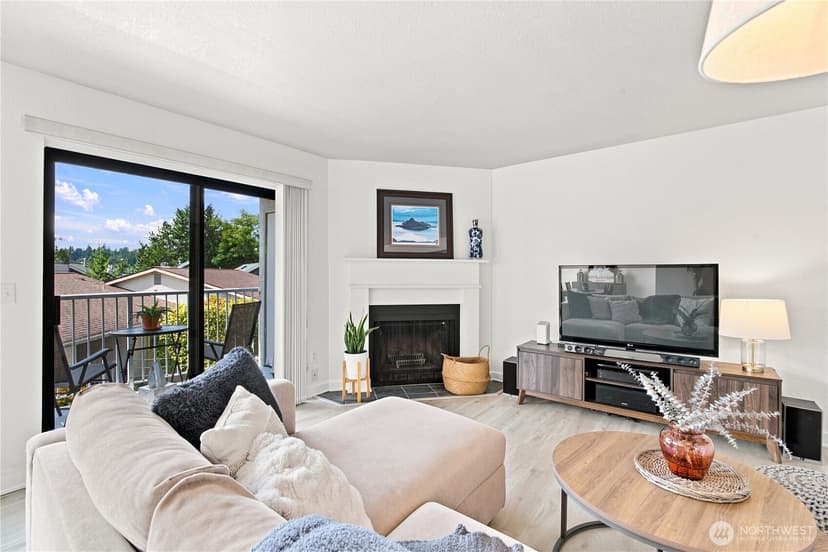 Property photo for 9926 NE 116th Street #302, Kirkland photo 5