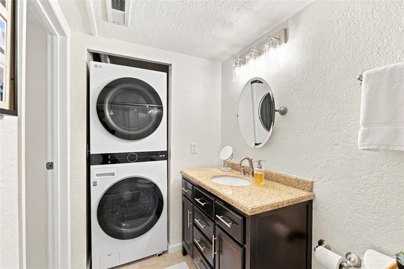 Property photo for 9926 NE 116th Street #302, Kirkland photo 14