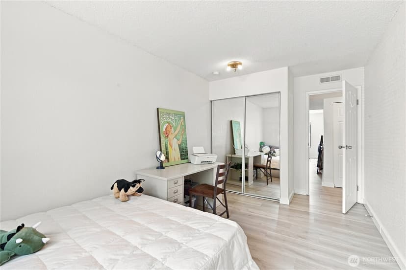 Property photo for 9926 NE 116th Street #302, Kirkland photo 18