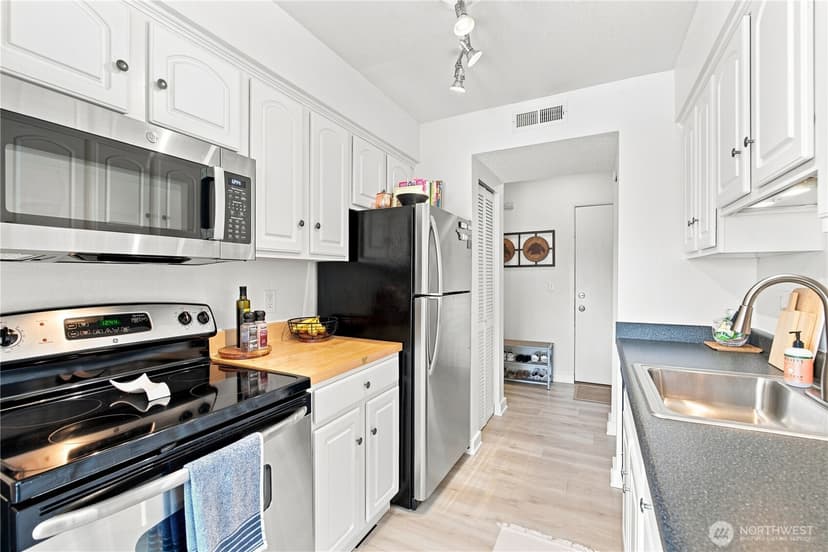Property photo for 9926 NE 116th Street #302, Kirkland photo 9