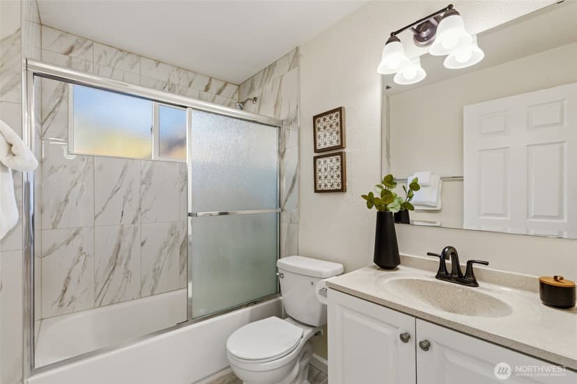 Property photo for 13911 103rd Avenue NE, Kirkland photo 20
