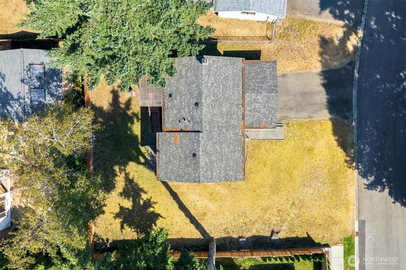 Property photo for 13911 103rd Avenue NE, Kirkland photo 27