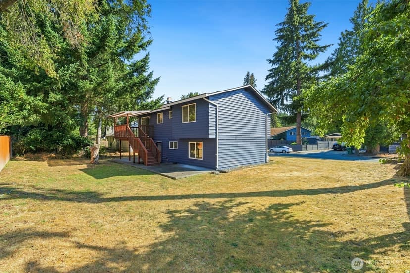 Property photo for 13911 103rd Avenue NE, Kirkland photo 24
