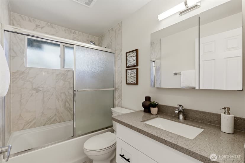 Property photo for 13911 103rd Avenue NE, Kirkland photo 14