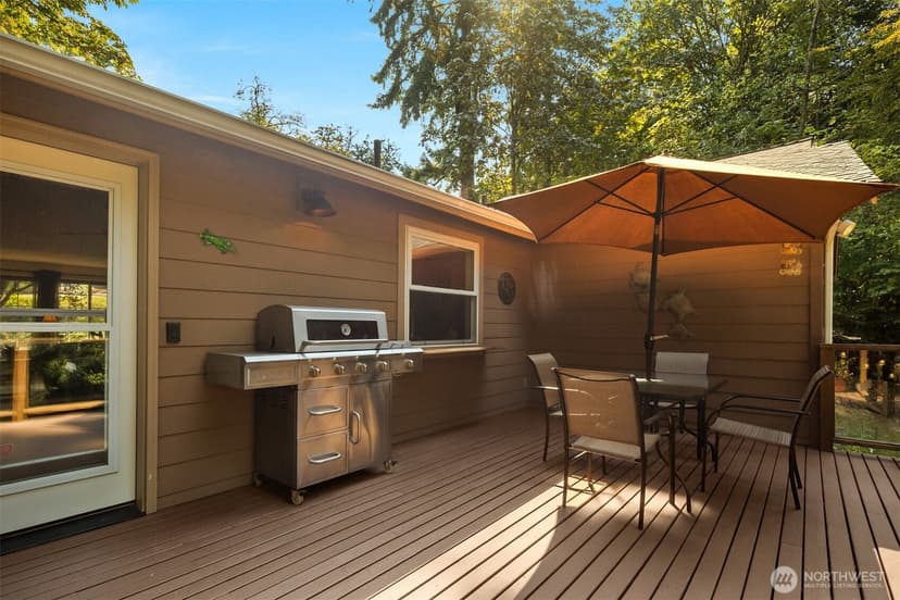 Property photo for 15721 81st Avenue NE, Kenmore photo 11