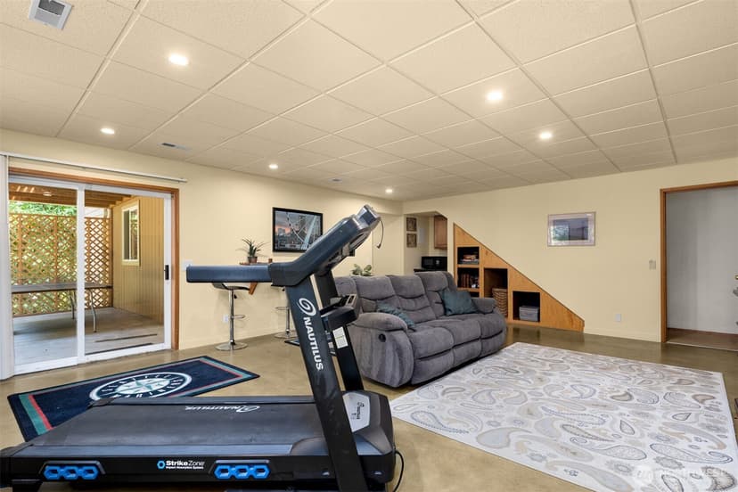 Property photo for 15721 81st Avenue NE, Kenmore photo 25