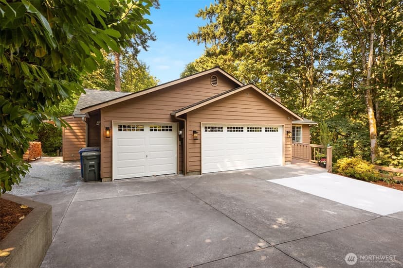 Property photo for 15721 81st Avenue NE, Kenmore photo 40