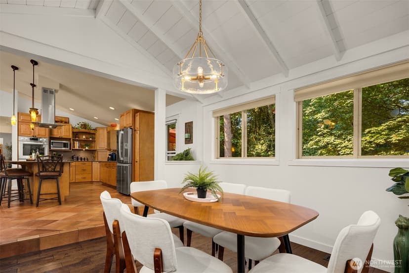 Property photo for 15721 81st Avenue NE, Kenmore photo 14